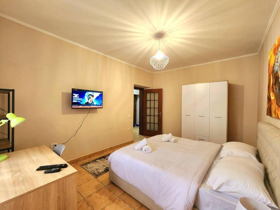 Apartment Colosseo Gemtirana W/24h Checkin Tirana