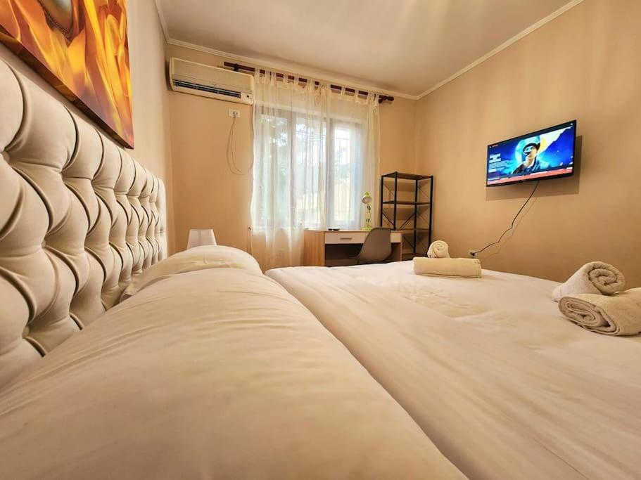 Colosseo Gemtirana W/24h Checkin Apartment Tirana