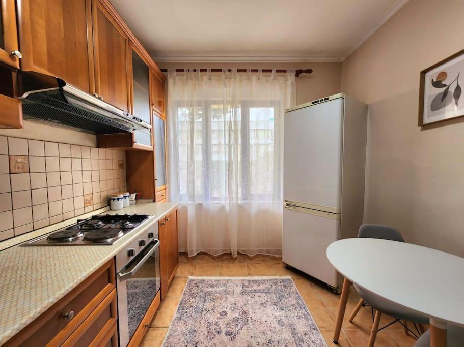 Colosseo Gemtirana W/24h Checkin Apartment Tirana